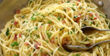 Como hacer Espaguetis con ajo y perejil ¡Una receta súper practica y sabrosa!